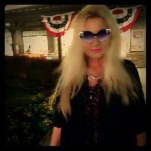 Meet your Posher, Brenda